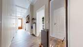 Flur - 7 Zimmer Mehrfamilienhaus, Wohnhaus zum Kaufen in Bremen