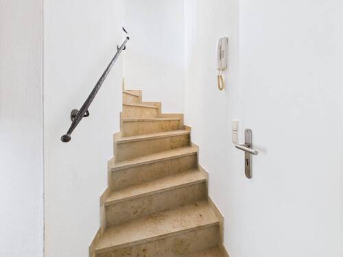 Treppen innerhalb der Wohnung - 