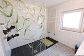 OG Tageslichtbad mit bodengleicher Dusche - 