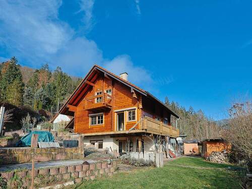 Hausansicht vom großen Garten - Einfamilienhaus mit 159,00 m&sup2; in Ernstmühl-Calw zum Kaufen