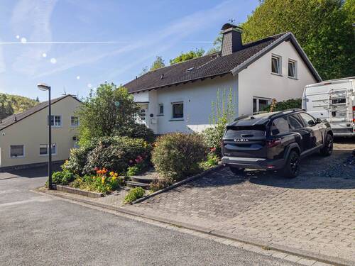 Außenansicht - 7 Zimmer Einfamilienhaus zum Kaufen in Arnsberg / Rumbeck