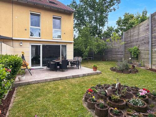 Garten - Familienidylle mit grünem Paradies - Reihenendhaus mit Obstgarten in Köln-Volkhoven