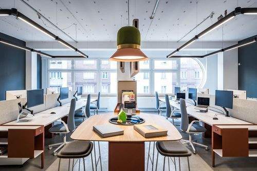 Arbeitsplätze - Modern möblierte Schreibtische im Loft mitten in Kreuzberg - All-in-Miete