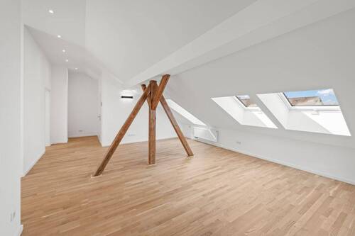 Wohnzimmer - Exklusive 2-Zimmer-Dachgeschosswohnung - hochwertig ausgebaut & sofort bezugsbereit