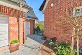 Durchgang zum Gartenbereich - 