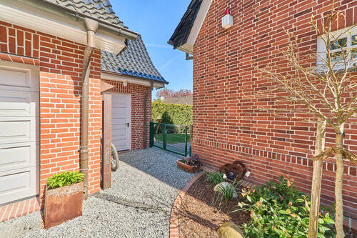 Durchgang zum Gartenbereich - 