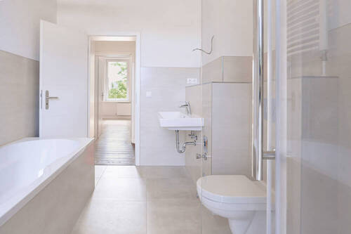 Hauptbad Blick vom Balkon - 