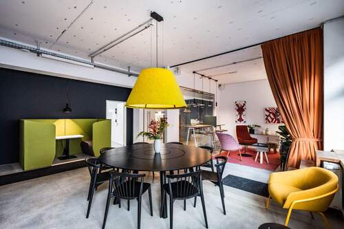 Küche mit Chill-/Arbeitsbereich - Büro in Berlin zur Miete