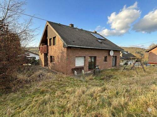 Bild 3 - 5 Zimmer Mehrfamilienhaus, Wohnhaus in Fürthen