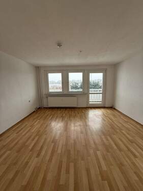 Wohnzimmer - Etagenwohnung mit 68,00 m&sup2; in Naundorf zur Miete