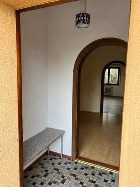 Eingang mit Garderobe - 