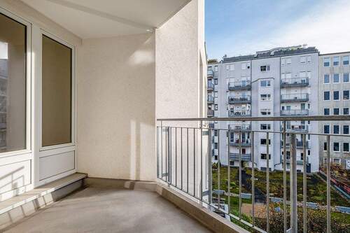 Loggia mit Südausrichtung - 2 Zimmer Etagenwohnung in Berlin