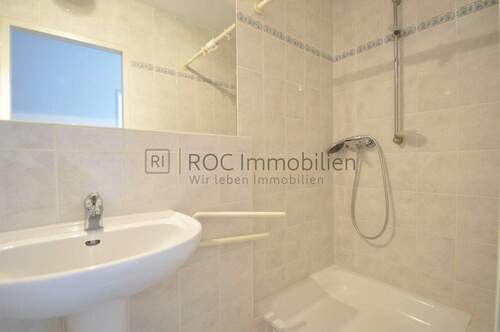 Gäste-WC mit Dusche II - 