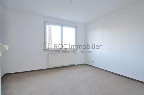 Schlafzimmer I - Etagenwohnung mit 94,00 m&sup2; in Eichwalde zum Kaufen