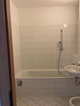 Badezimmer - Etagenwohnung mit 33,40 m² in Eberswalde zur Miete