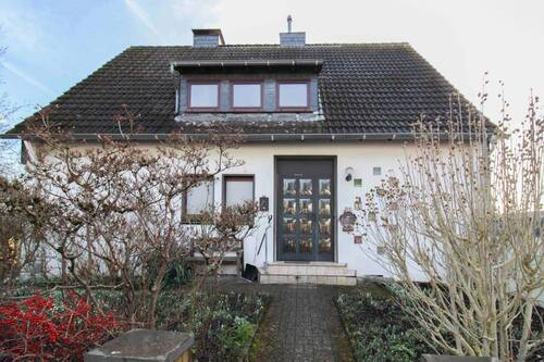 Hausansicht - 6 Zimmer Einfamilienhaus zum Kaufen in Heiligenhaus