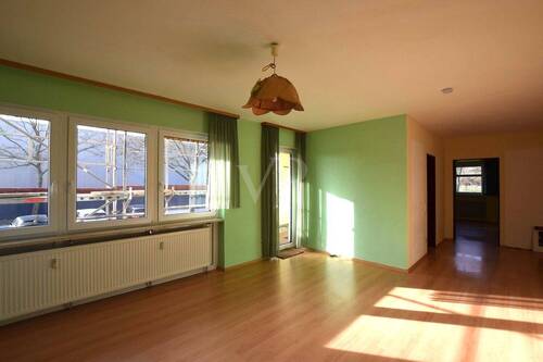Wohnzimmer - 3 Zimmer Etagenwohnung in Ansbach