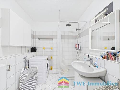 Bad - 1 Zimmer Etagenwohnung in Karlsruhe