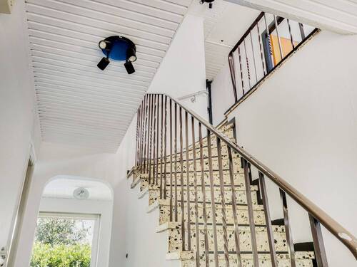 Blick ins Esszimmer und ins OG - 