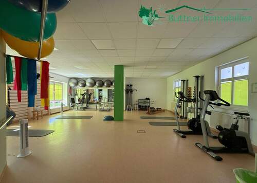 großer Praxisraum - Mehrfamilienhaus, Wohnhaus mit 871,00 m² in Jüterbog zum Kaufen