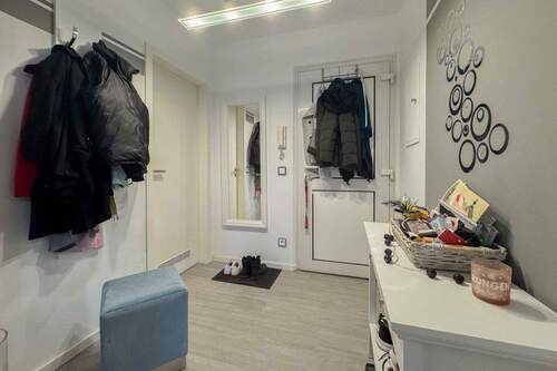 Flur - 2 Zimmer Einfamilienhaus zum Kaufen in Nürnberg