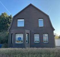 Zweifamilienhaus mit Doppelgarage in Sande!