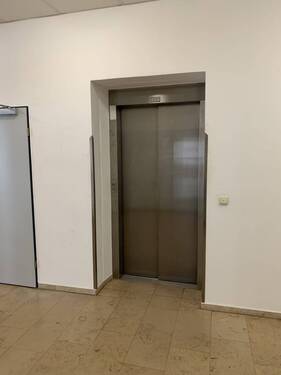 Lift - Büro mit 87,00 m&sup2; in Dresden zur Miete
