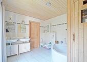 Badezimmer im Erdgeschoss - 