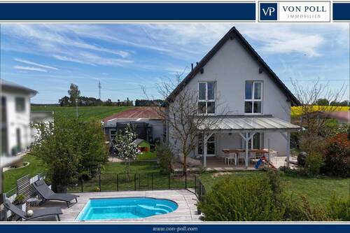 Bild 1 - Neuwertiger Familientraum mit Pool und durchdachter Raumaufteilung!