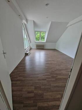 18ecd65c-a3c3-4fd1-b9a5-f102438fb946 - 2-Zimmer Wohnung im DG - 610,00 EUR Kaltmiete, ca.  64,20 m² Wohnfläche
