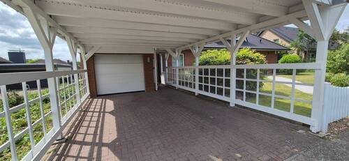 Garage + Carport - 
