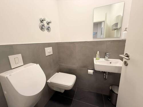 WC - Büro mit 66,00 m&sup2; in Berlin zum Kaufen