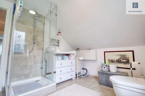 Modernes Feel-Good-Bad mit harmonischer Atmosphäre - 