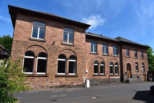 Außenansicht - 2 Zimmer Mehrfamilienhaus, Wohnhaus zum Kaufen in Hirzenhain
