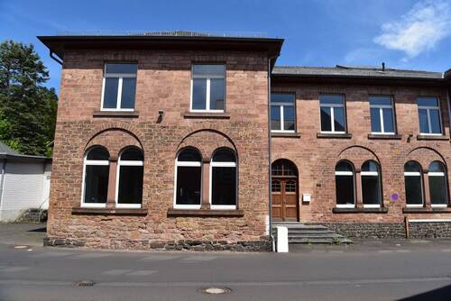 Außenansicht - 2 Zimmer Mehrfamilienhaus, Wohnhaus in Hirzenhain