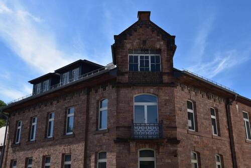 Ecke zur Straße - Mehrfamilienhaus, Wohnhaus mit 780,00 m&sup2; in Hirzenhain zum Kaufen