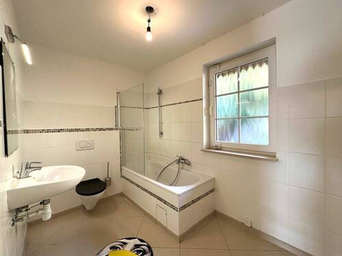 Das zweite Wannenbad mit ... - 