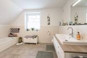 Blick ins Badezimmer - 