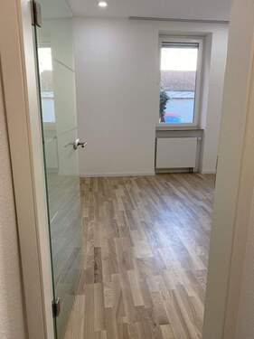 Zimmer - 3 Zimmer Etagenwohnung zur Miete in Stuttgart