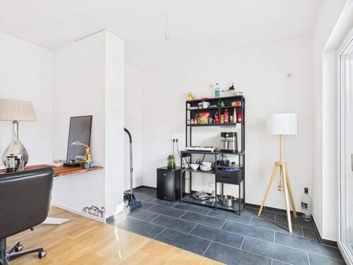 CAM04305G0-PR0029-STILL011 - 