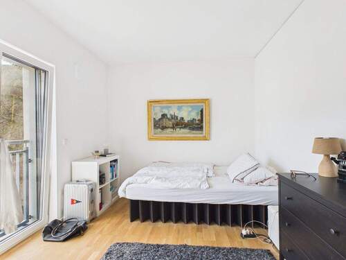 CAM04305G0-PR0029-STILL006 - 