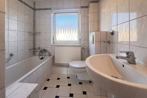 Badezimmer im Obergeschoss - 