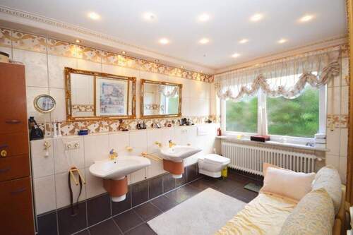 Helles Badezimmer - 