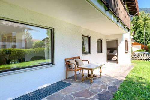 Ostterrasse mit Morgensonne - 