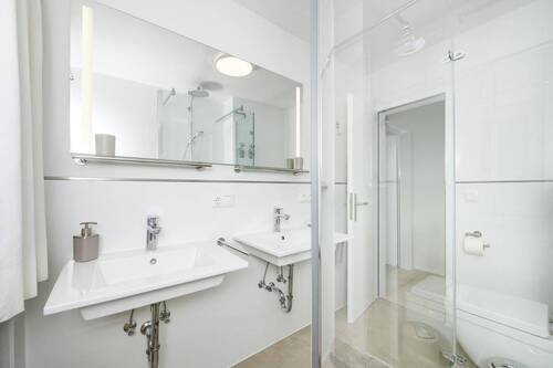 Helles Bad I Zwei Waschbecken - 