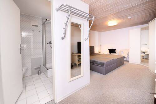 Gemütlicher Hobbyraum mit Bad - 