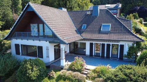 Aussenansicht - Provisionsfrei - 'Wohnen mit Weitblick' Exklusive Immobilie mit Traum-Fernsicht über das Wesertal in Bad Karlshafen