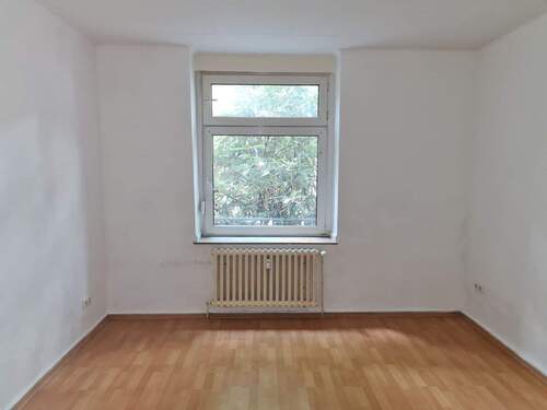 Wohnzimmer - Gepflegte 3-Zimmer-Wohnung im Erdgeschoss zu vermieten!