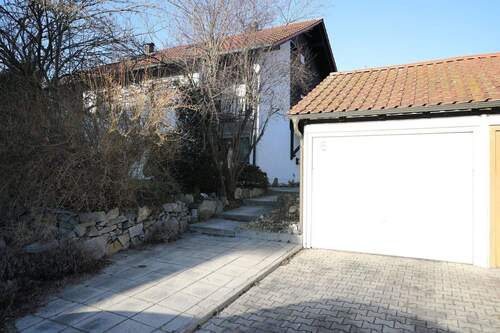 Straßenansicht - 7 Zimmer Doppelhaushälfte zum Kaufen in Passau