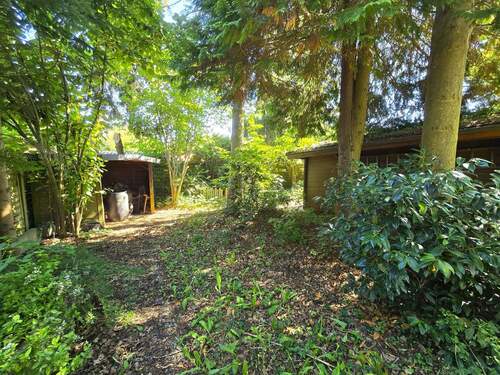 Garten und Gartenhäuschen - 